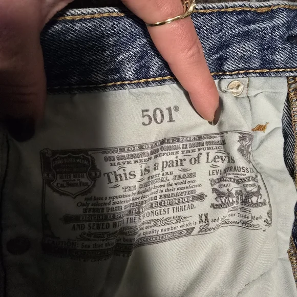 NWOT Levi's Light Blue Distressed Jean Shorts - Picture 4 of 7